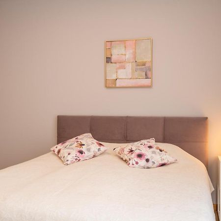 Easyrooms Dzirnavu รีกา ภายนอก รูปภาพ